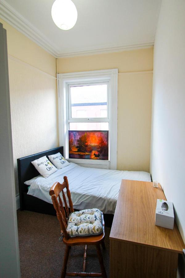 Central Bolton Accommodation Exterior photo