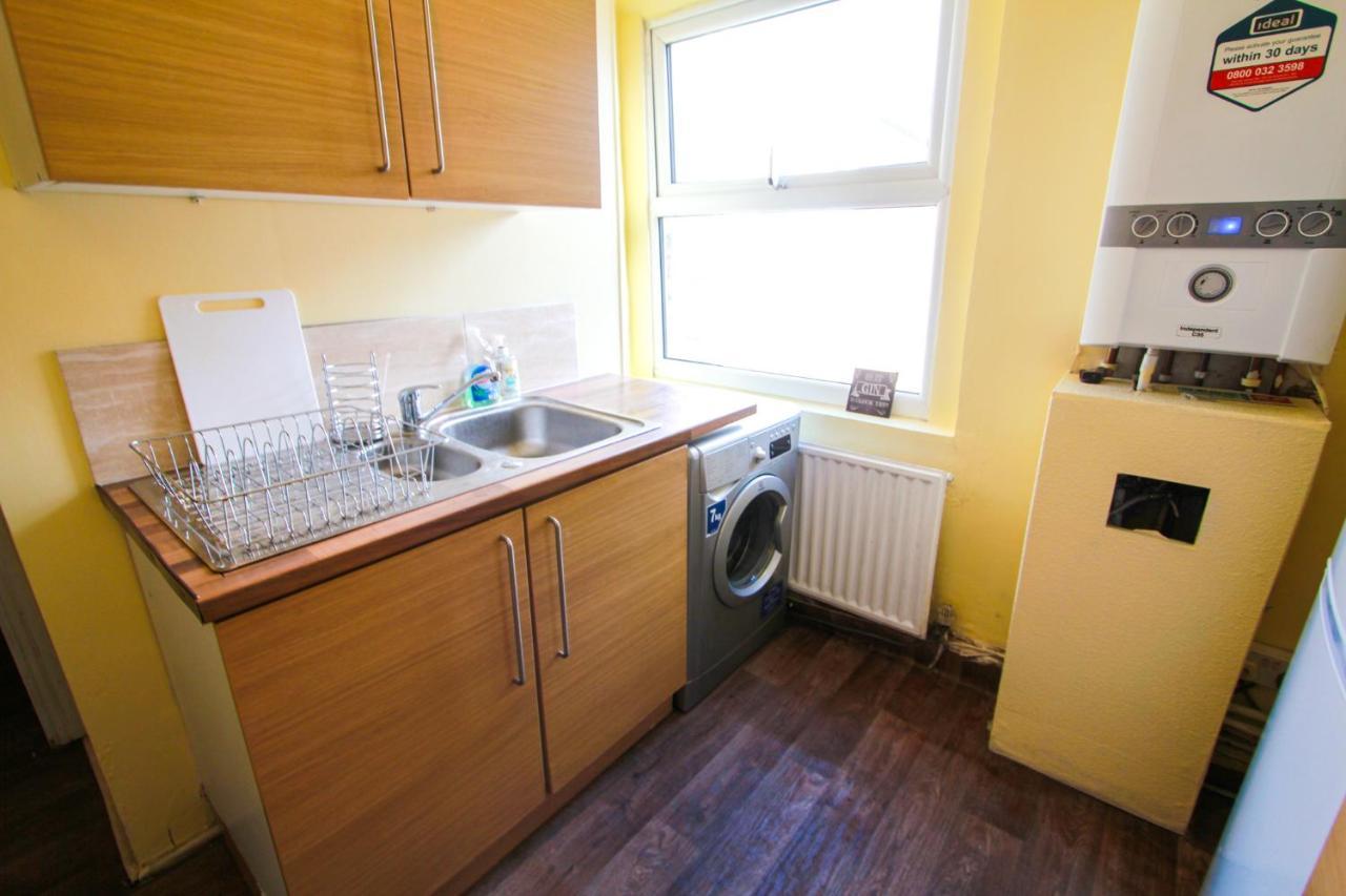 Central Bolton Accommodation Exterior photo